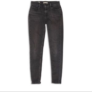 Levi’s 710 Super Skinny Jeans —Levi’s Sculpt